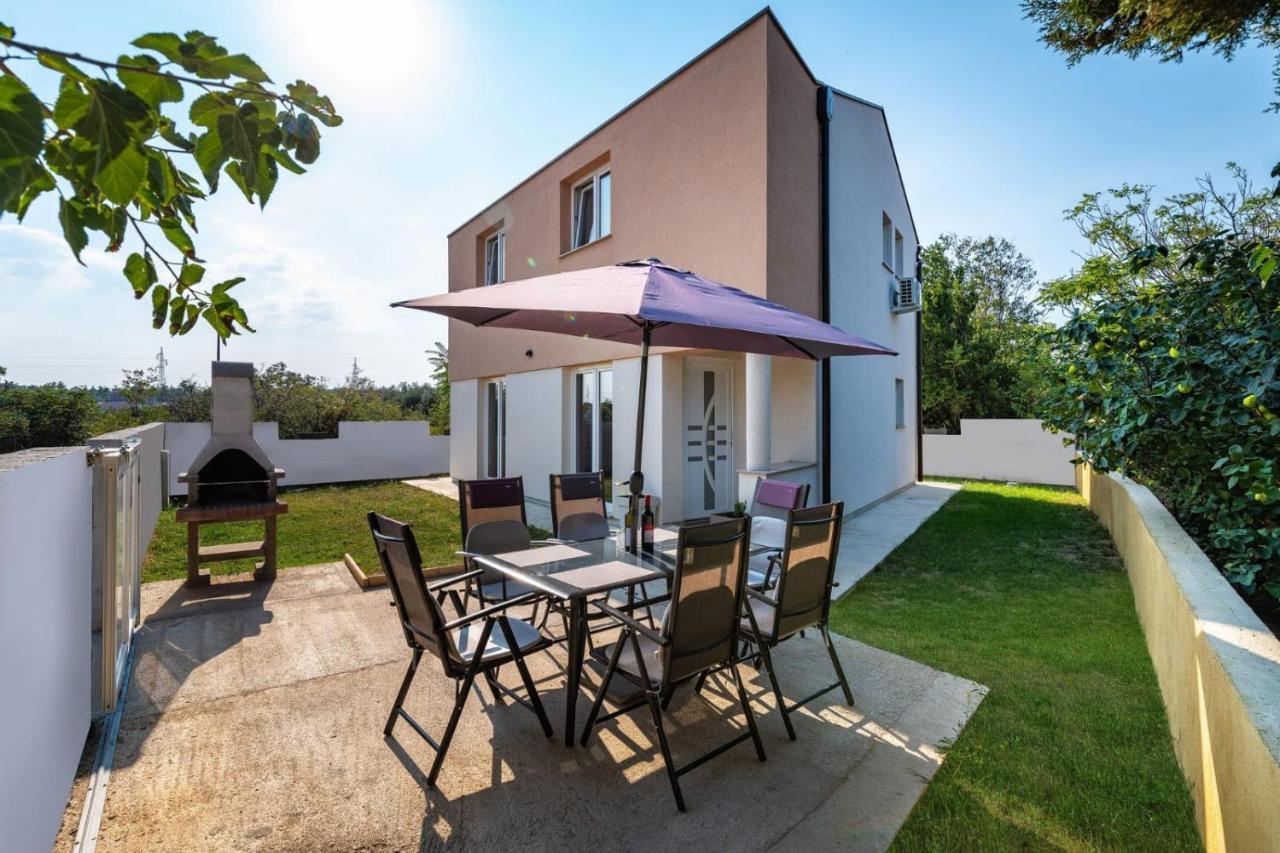 Vila Kuca Za Odmor Natali Nin Exteriér fotografie